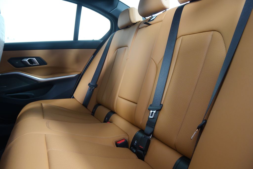 Thumbnail: 2026 BMW 3 Series - 15