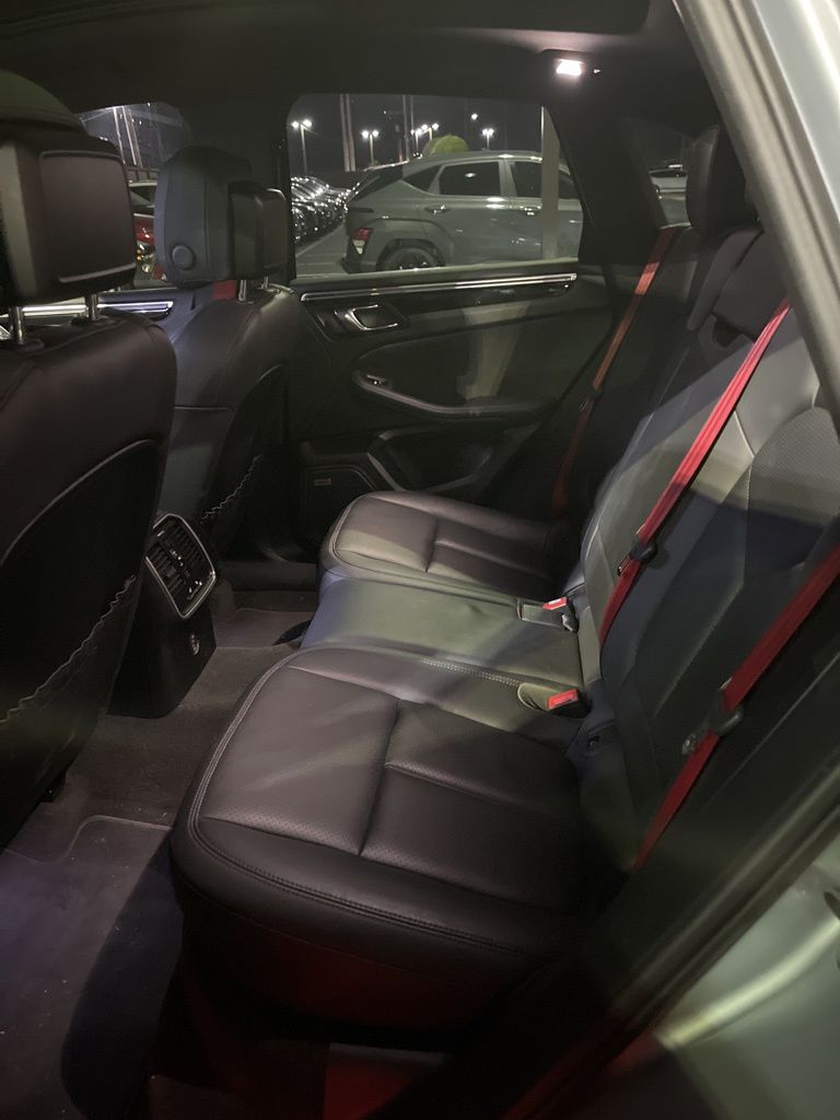 Thumbnail: 2019 Porsche Macan - 12