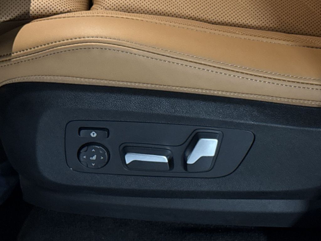 Thumbnail: 2026 BMW X5 - 12