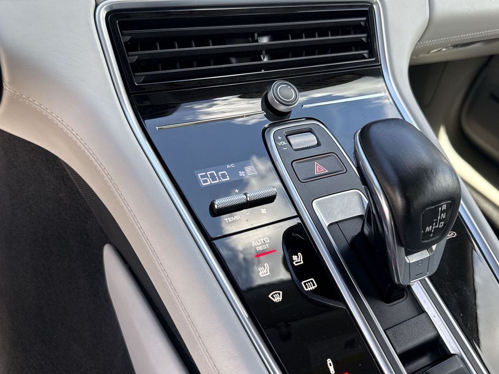 Thumbnail: 2018 Porsche Panamera - 17