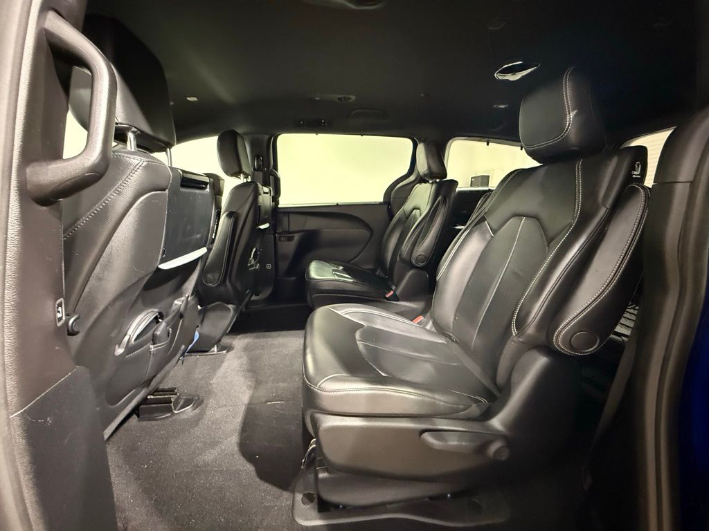 Thumbnail: 2021 Chrysler Pacifica - 18