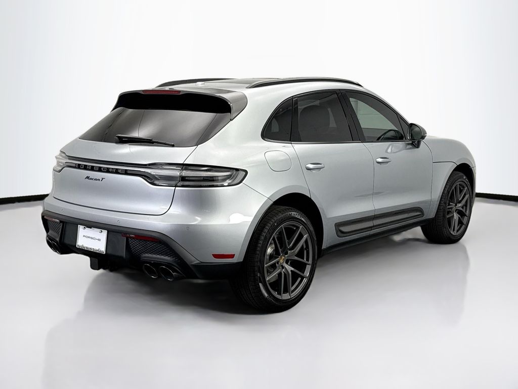 Thumbnail: 2026 Porsche Macan - 7