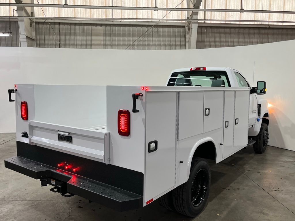 2025 Chevrolet Silverado 5500HD 