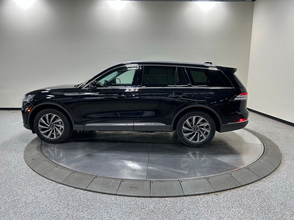 used 2025 Lincoln Aviator car, priced at $56,526