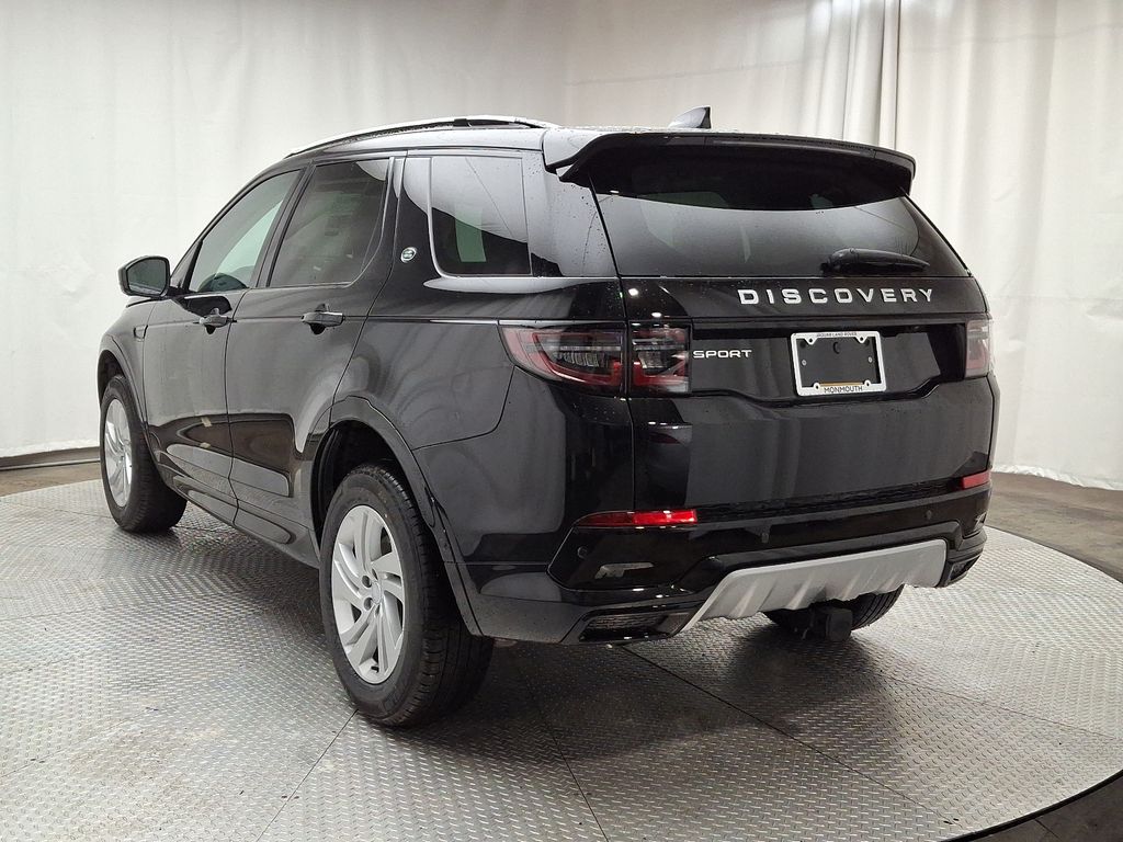 Thumbnail: 2025 Land Rover Discovery Sport - 4