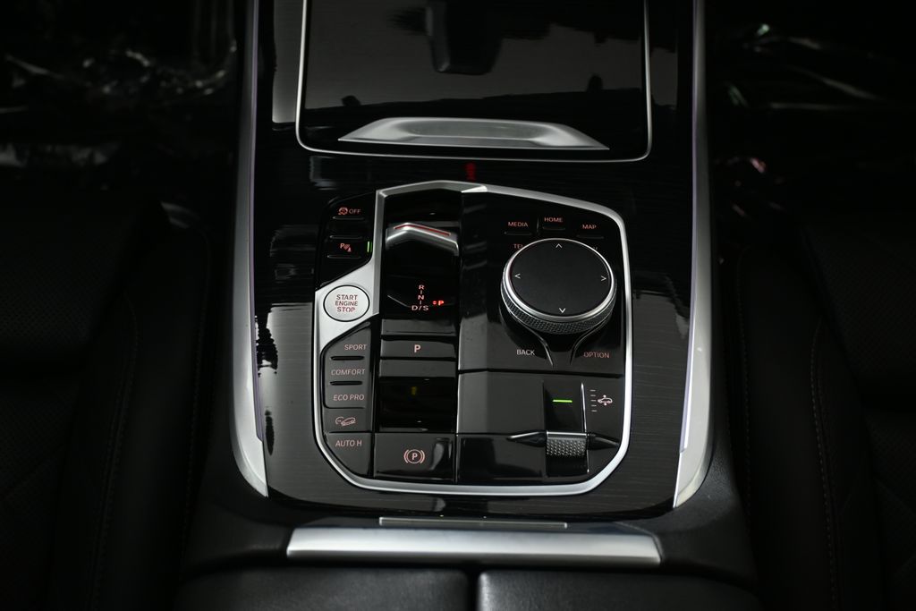 Thumbnail: 2024 BMW X7 - 23