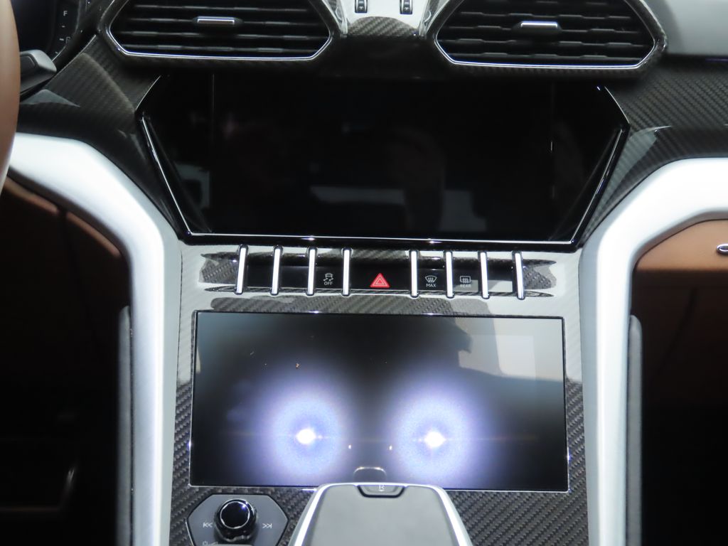 Thumbnail: 2022 Lamborghini Urus - 14