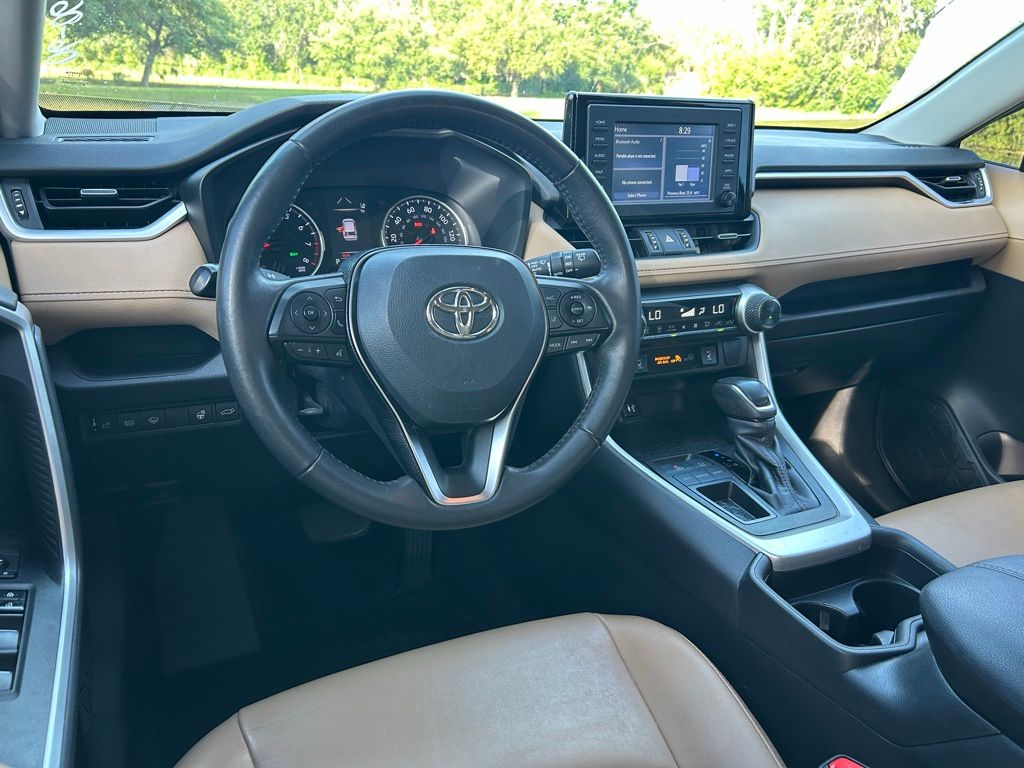 2019 Toyota RAV4 XLE Premium 12