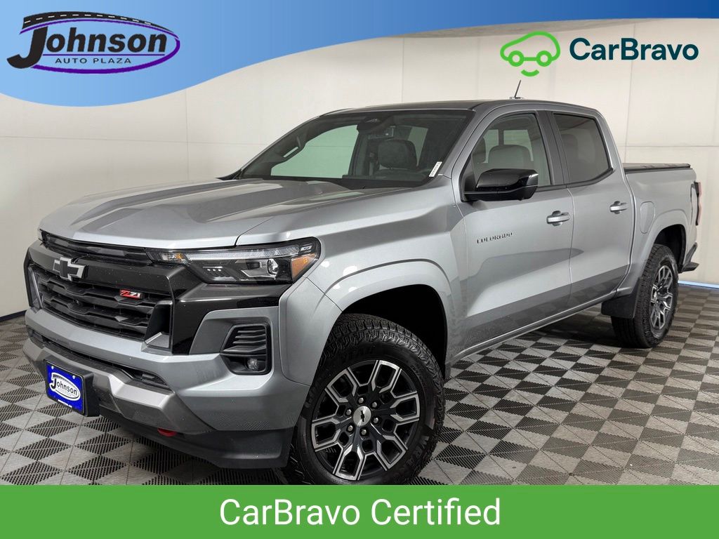 Sterling Gray Metallic 2026 Chevrolet Colorado Pickup Truck Four-Wheel Drive 8-Speed Automatic