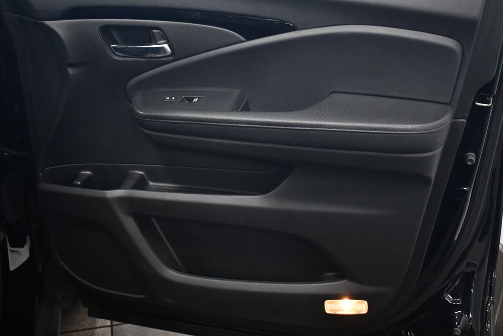 Thumbnail: 2020 Honda Pilot - 32