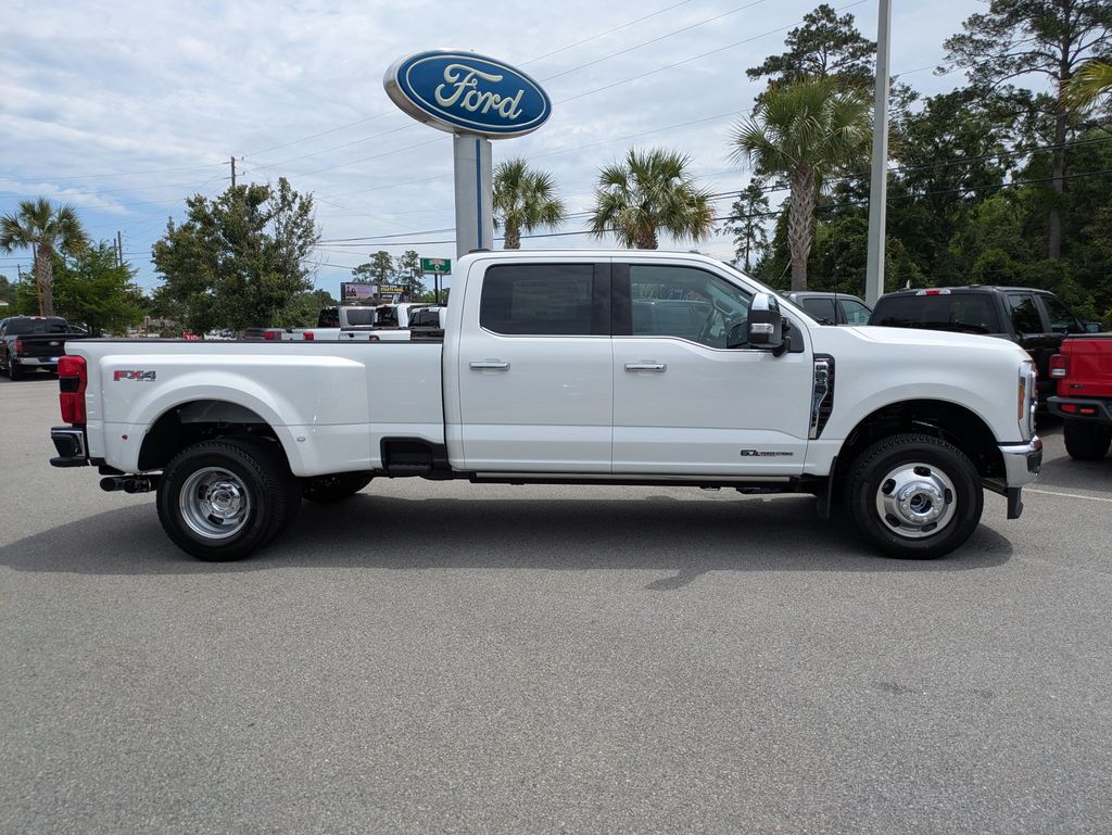 2026 Ford F-350 Super Duty LARIAT