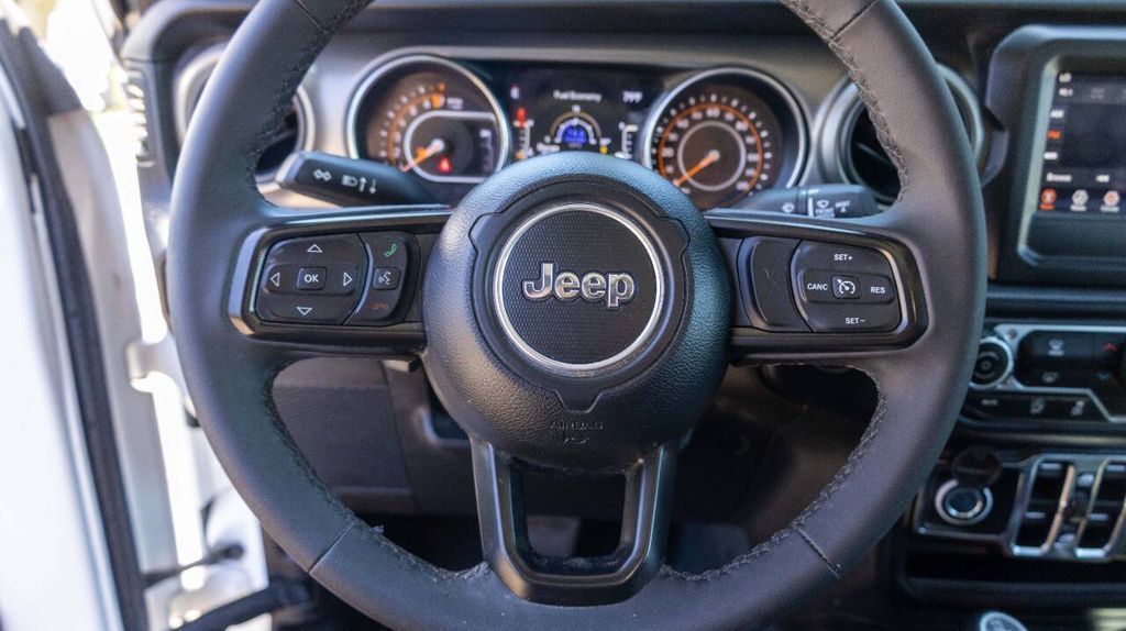 Used 2023 Jeep Gladiator Willys 4D Crew Cab