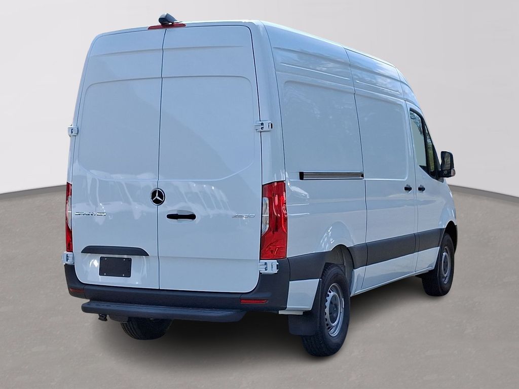 Thumbnail: 2025 Mercedes-Benz Sprinter - 3