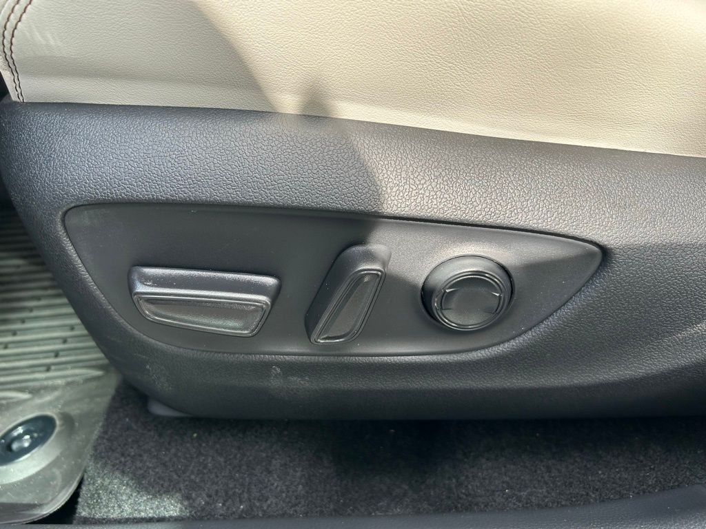 2024 Toyota RAV4 Limited 23