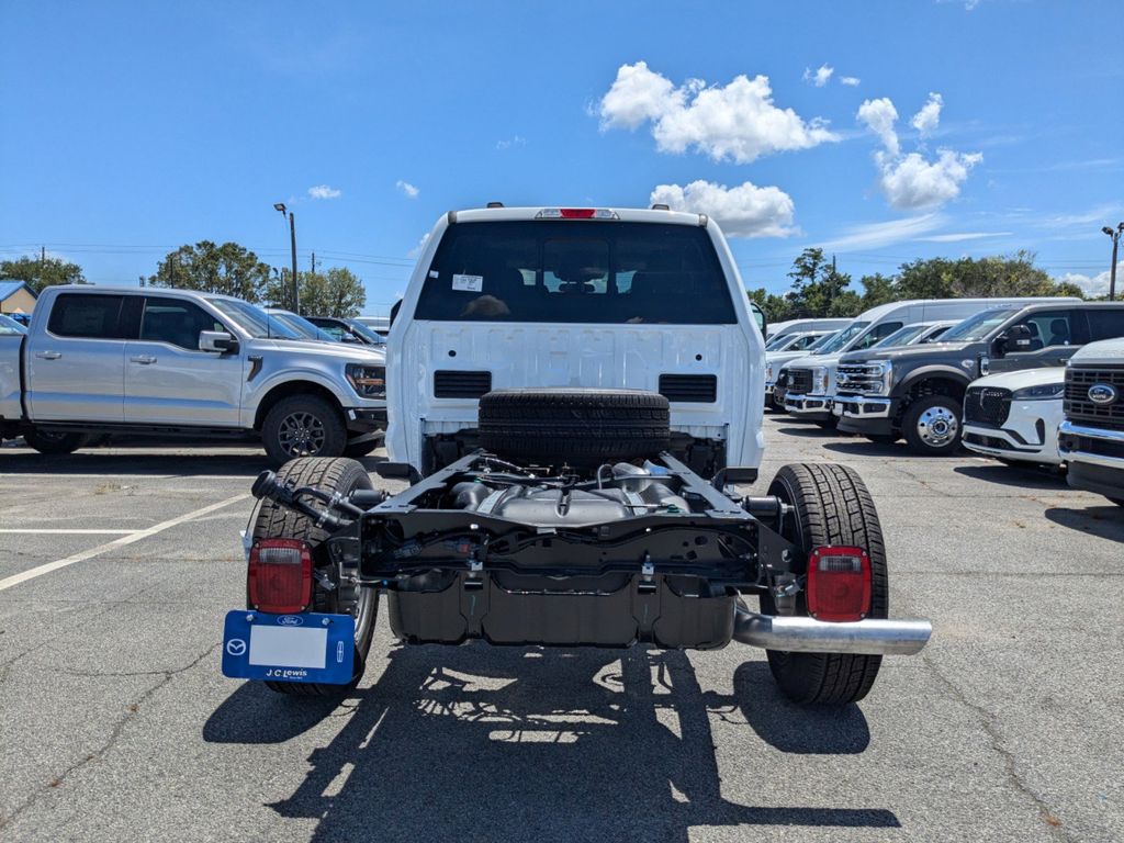 2025 Ford F-350 Chassis XL
