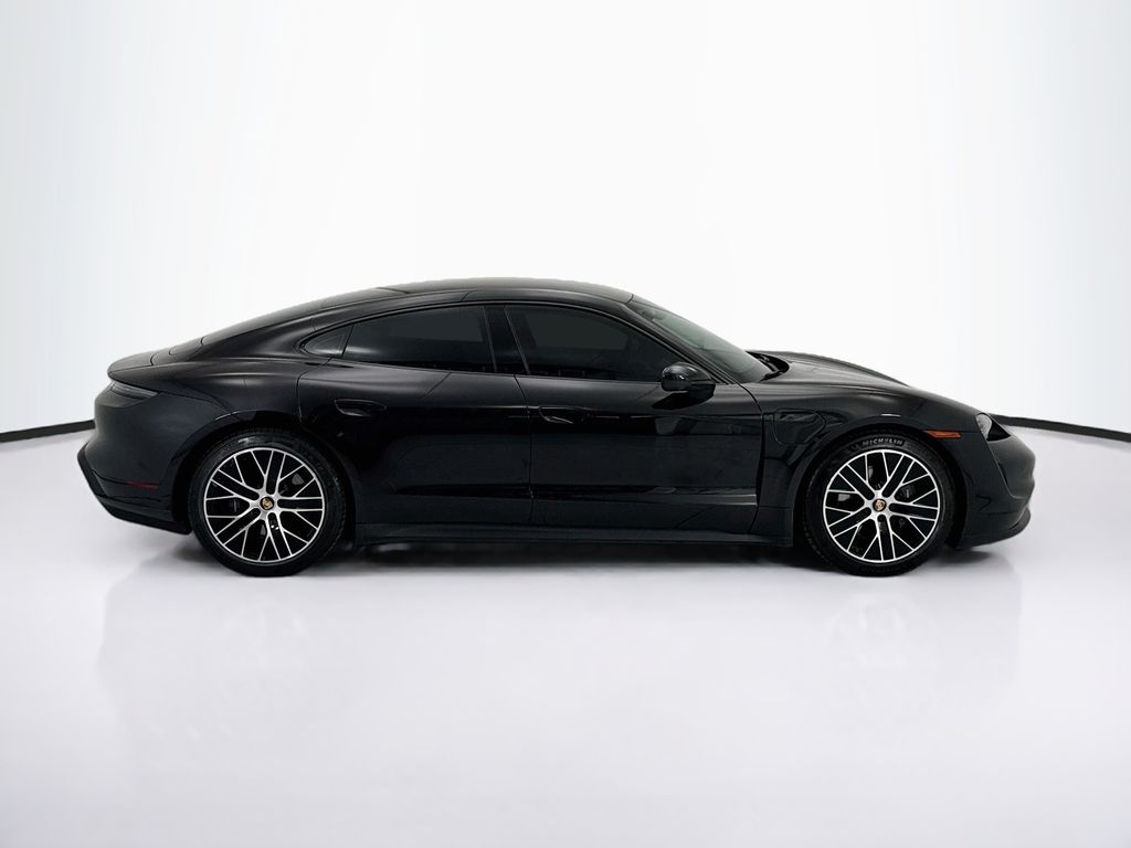 Thumbnail: 2022 Porsche Taycan - 4