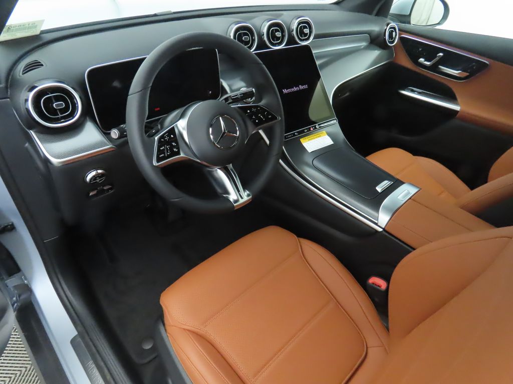 2025 Mercedes-Benz GLC 300 10
