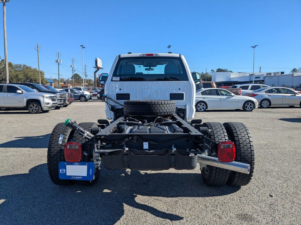 2025 Ford F-550 Chassis XL