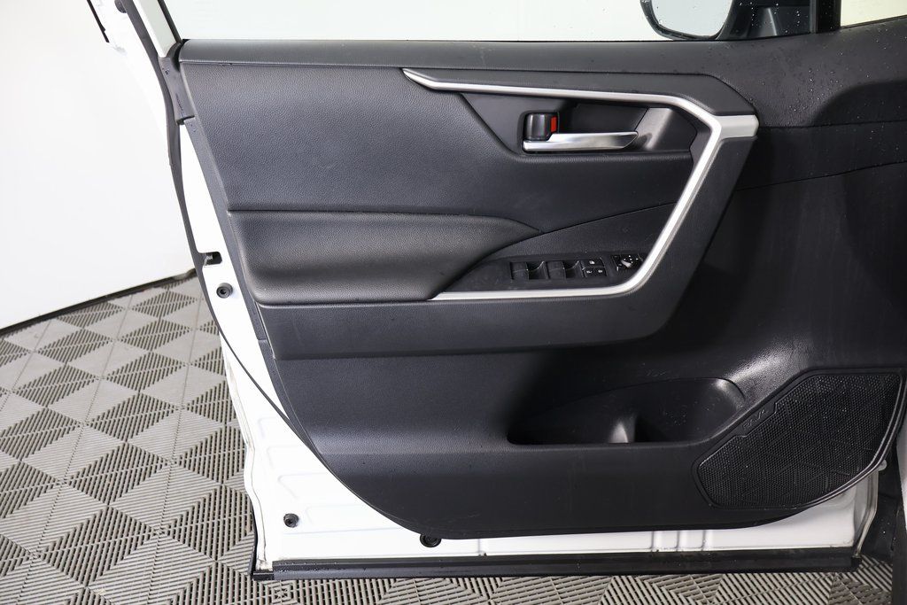 Thumbnail: 2024 Toyota RAV4 - 10