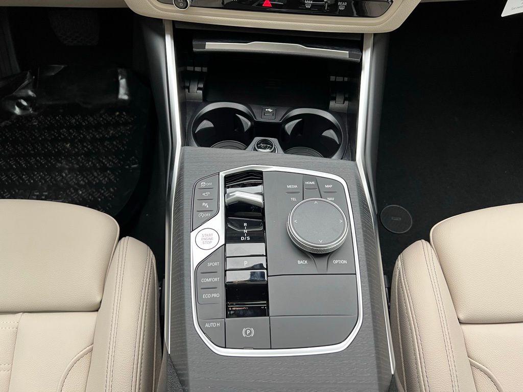 Thumbnail: 2026 BMW 3 Series - 12