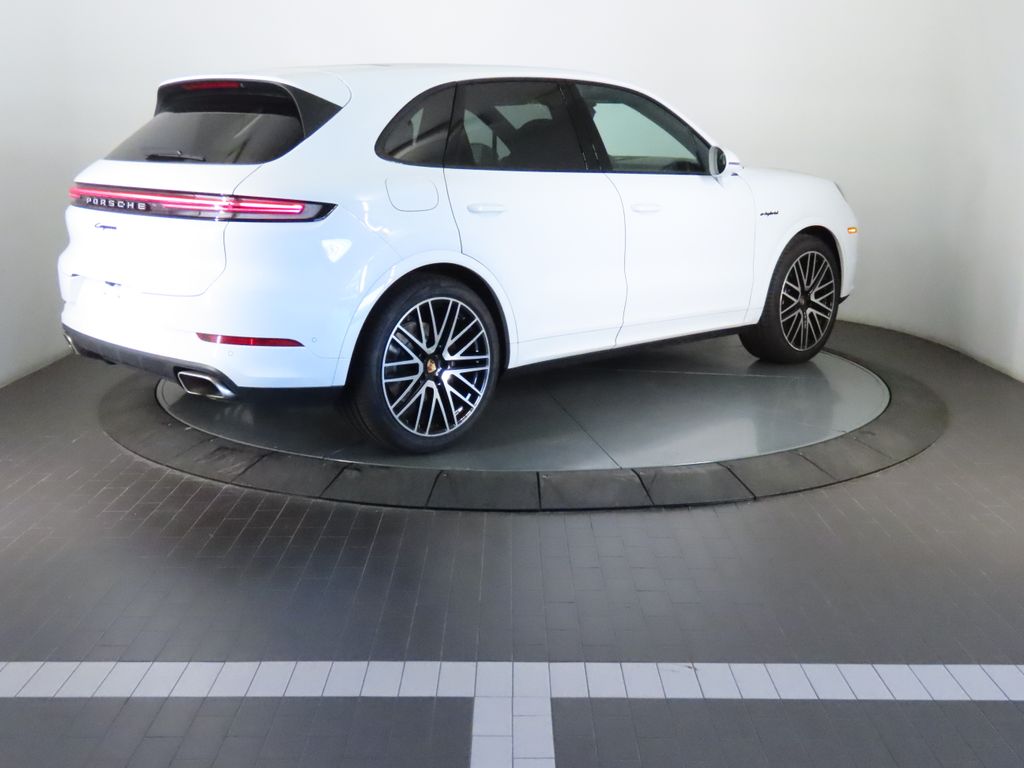 Thumbnail: 2025 Porsche Cayenne - 7