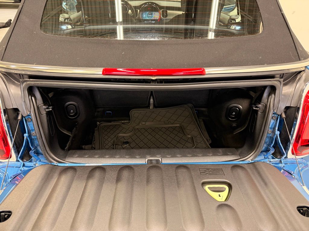 Thumbnail: 2024 MINI Cooper Convertible - 21