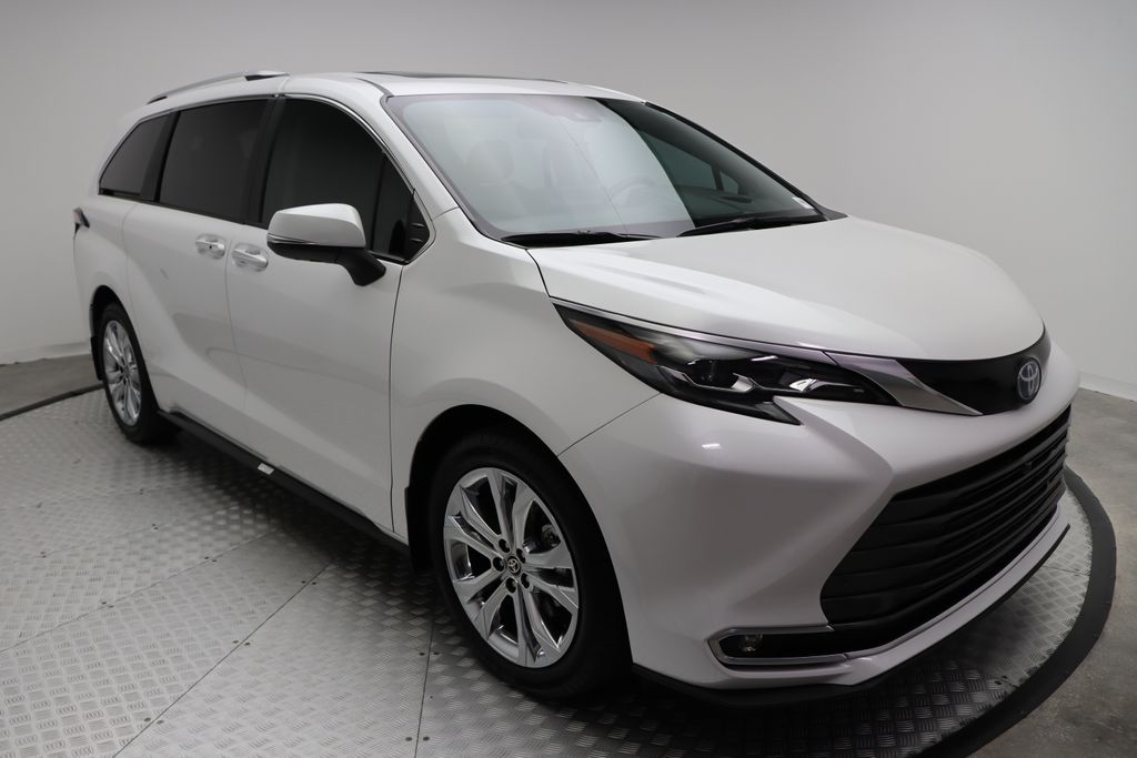 2024 Toyota Sienna Platinum 6