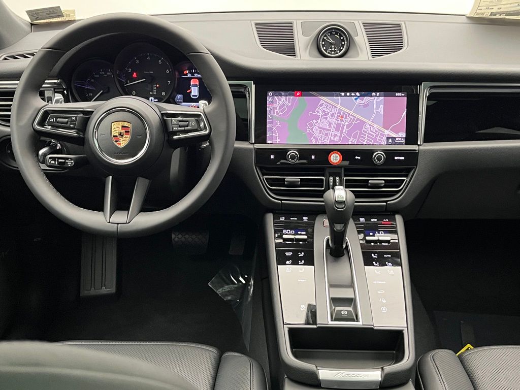 Thumbnail: 2026 Porsche Macan - 25