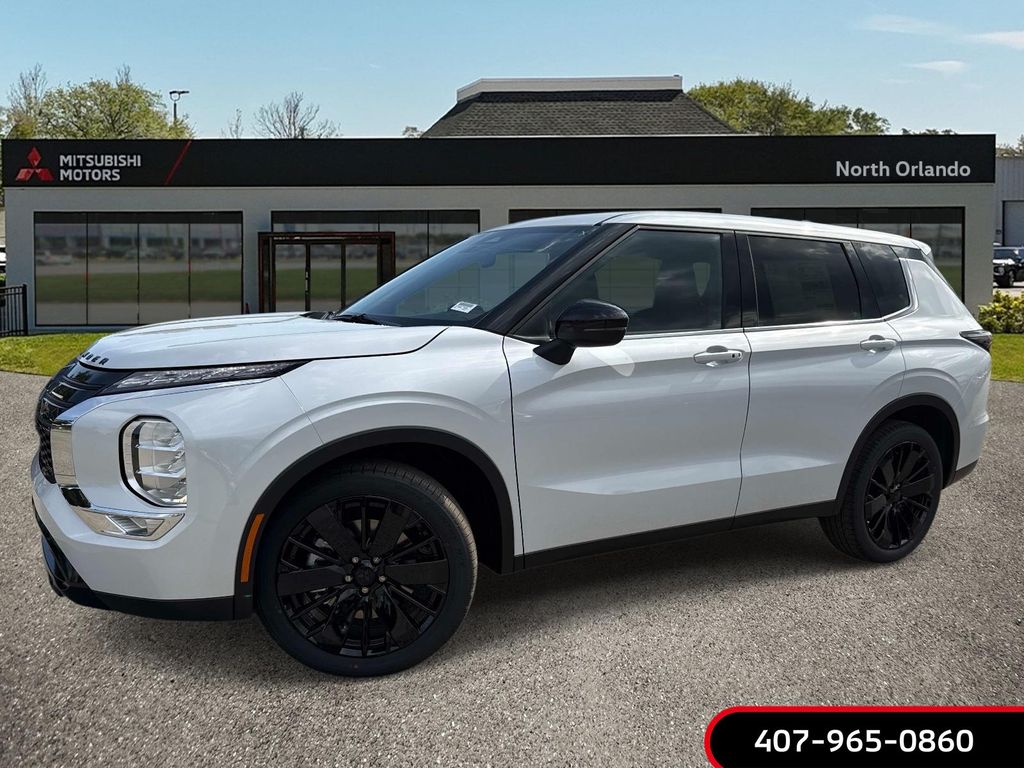 2026 Mitsubishi Outlander LE