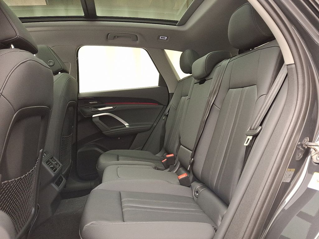 Thumbnail: 2025 Audi Q5 - 6