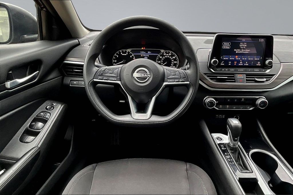 2024 Nissan Altima 2.5 SV - 8