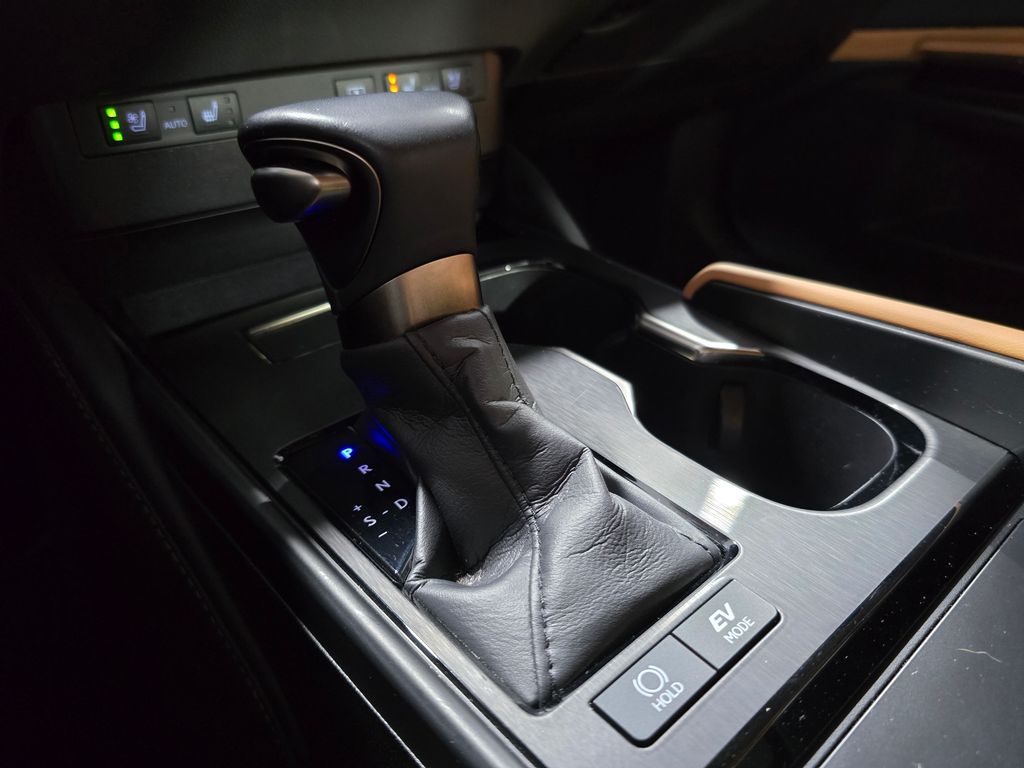Thumbnail: 2025 Lexus ES - 24