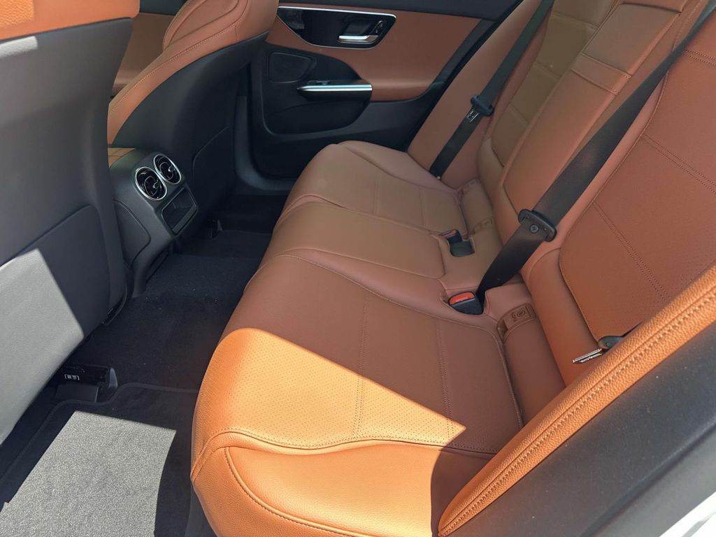 Thumbnail: 2025 Mercedes-Benz C-Class - 21