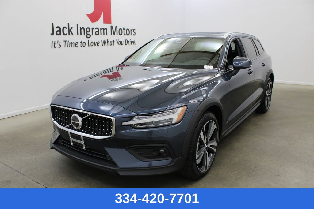 Denim Blue Metallic 2025 Volvo V60 Cross Country B5 Plus AWD Wagon All-Wheel Drive Automatic