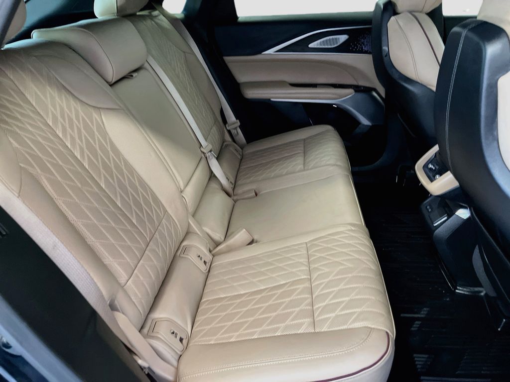 Used 2026 Green Cadillac Signature Luxury image 29