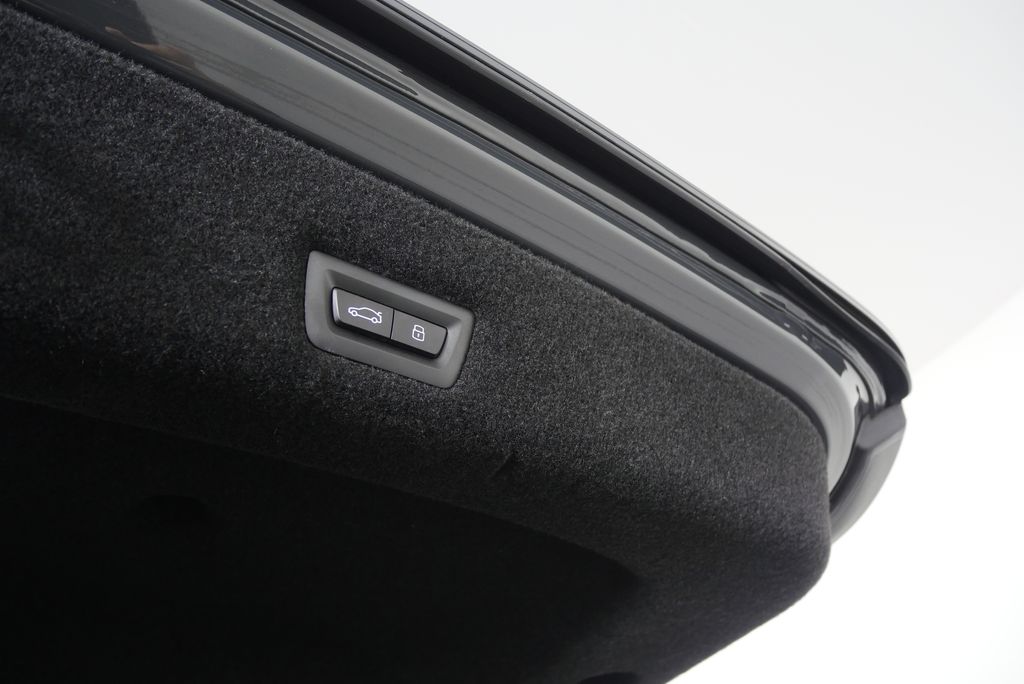 Thumbnail: 2023 BMW 7 Series - 17