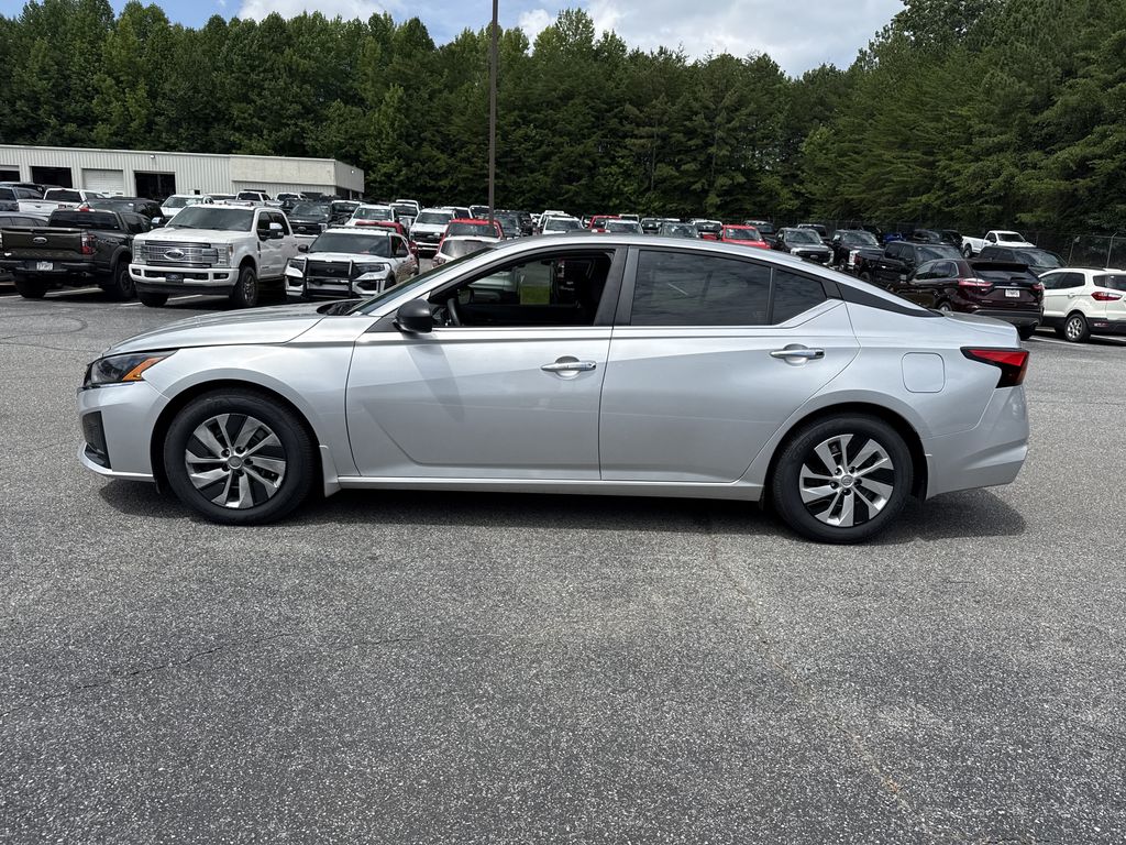 Used 2024 Nissan Altima Sedan