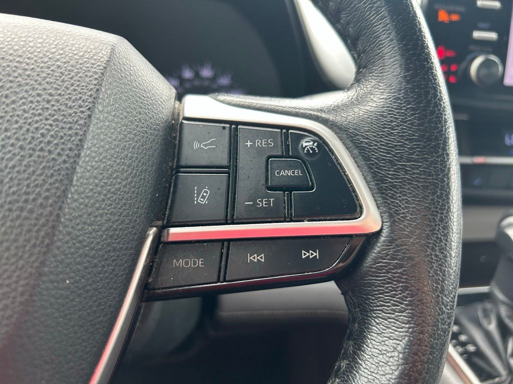 Thumbnail: 2021 Toyota Sienna - 20