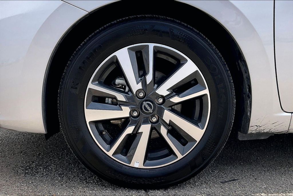 Used 2025 Nissan Versa 1.6 SV 4D Sedan