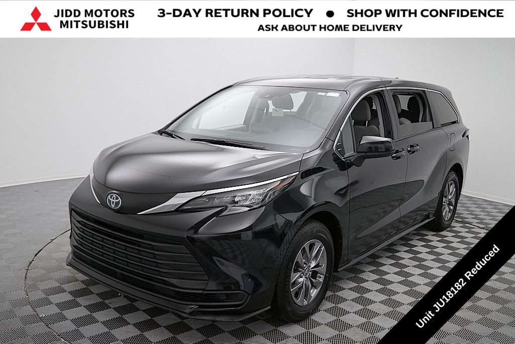 2024 Toyota Sienna LE 8-Passenger FWD
