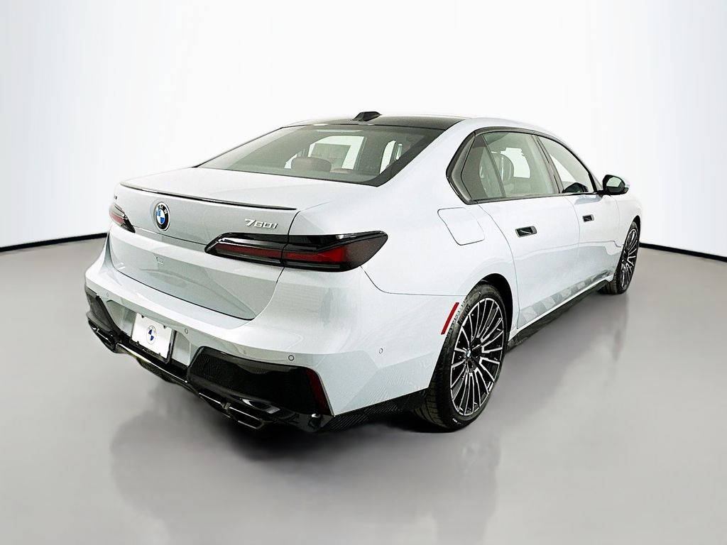 Thumbnail: 2025 BMW 7 Series - 5