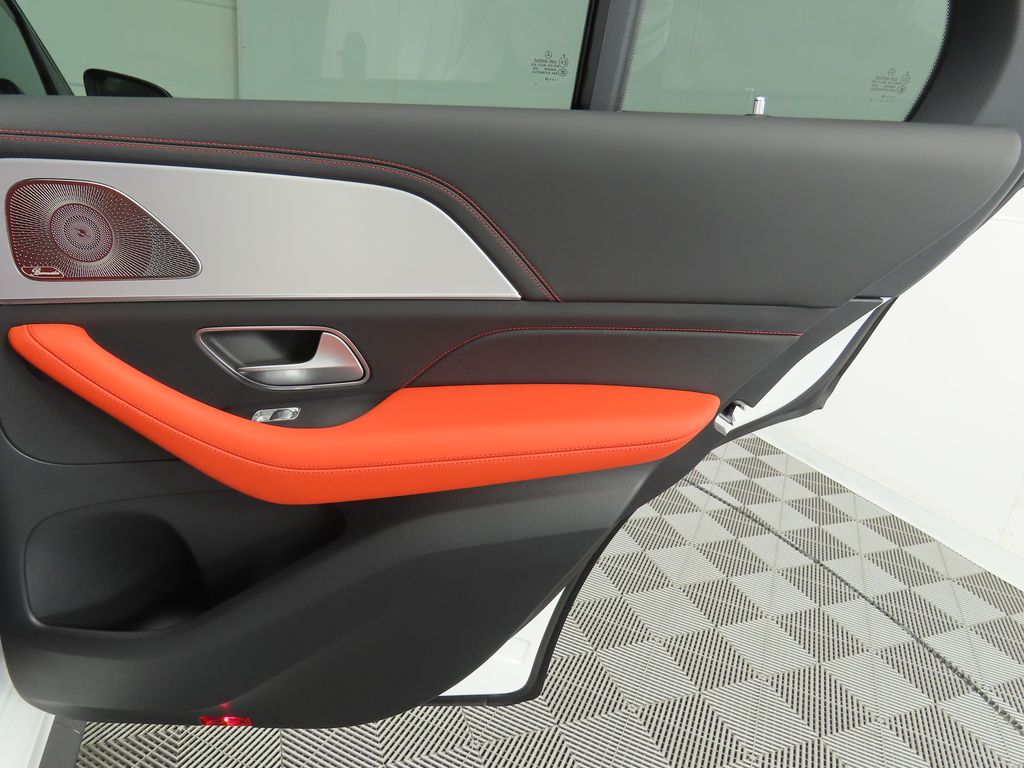 Thumbnail: 2025 Mercedes-Benz GLE - 27