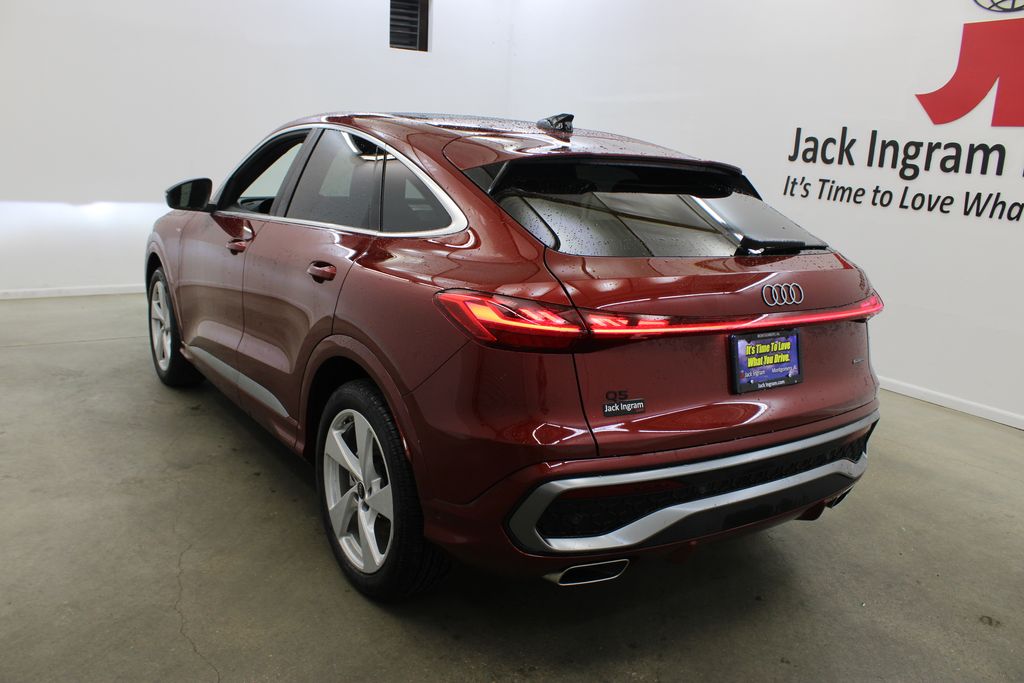 new 2025 Audi Q5 car, priced at $62,078