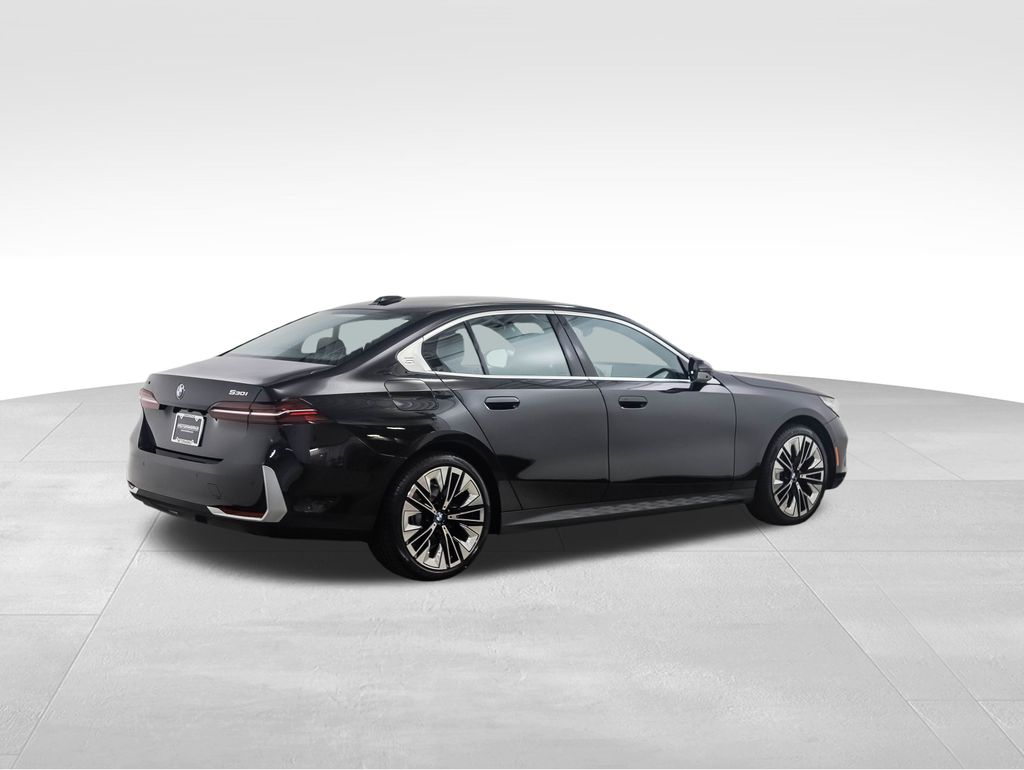 Thumbnail: 2026 BMW 5 Series - 5