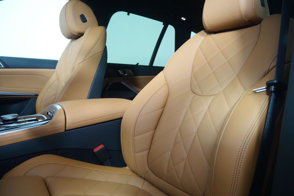 Thumbnail: 2026 BMW X5 - 11