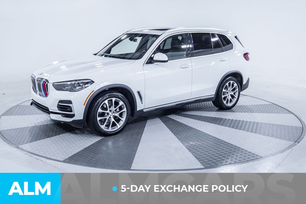 Used 2022 White BMW xDrive40i image 3