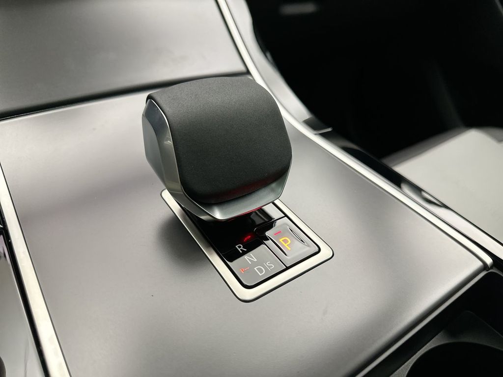 Thumbnail: 2026 Land Rover Range Rover Velar - 20