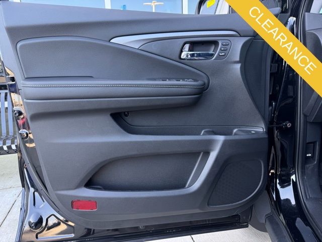 2025 Honda Ridgeline RTL Black at Community Honda