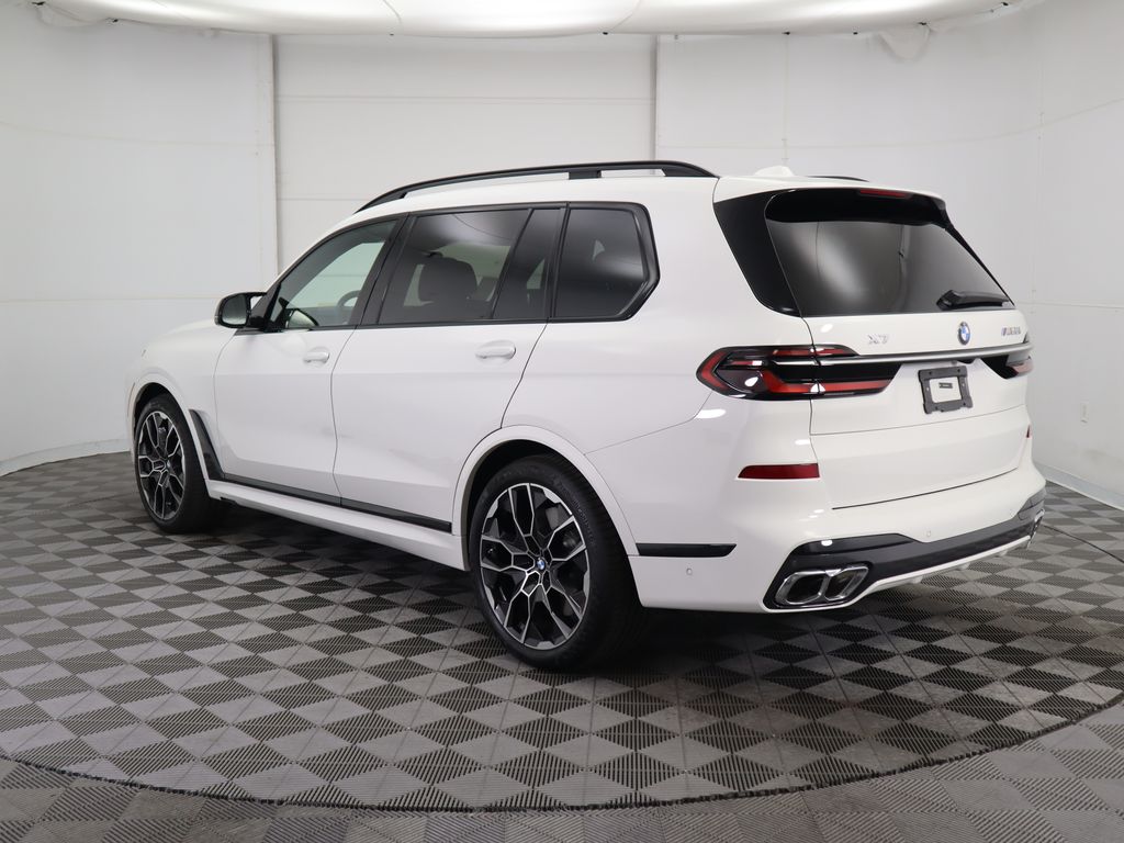 2025 BMW X7 M60i 7