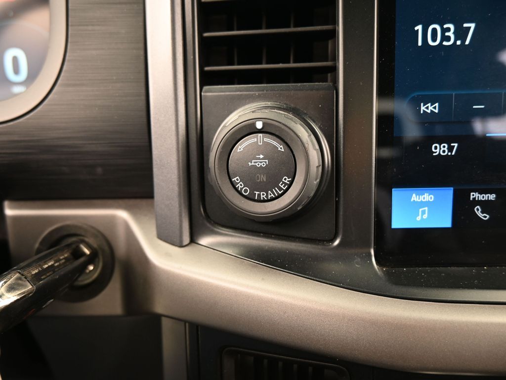 Used 2024 Silver Metallic Ford XLT image 33